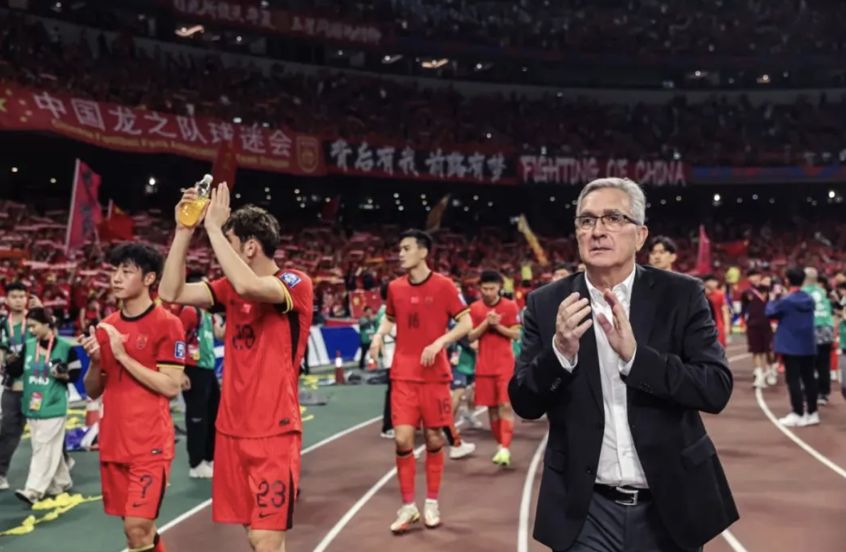 读书工作搞事业无疑是更好的选择,什么足球必须得往后稍稍!